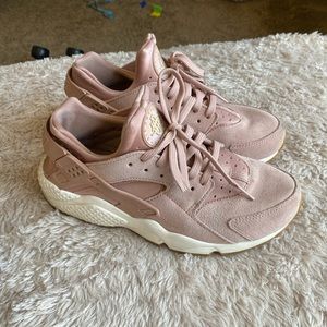 Pink suede Nike huarache